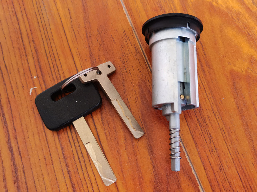 Glory1016 Ignition Barrel With 2 Keys For Holden Commodore VT VU VX VY VZ (1997-2006) Ute/Sedan/Wagon/SS